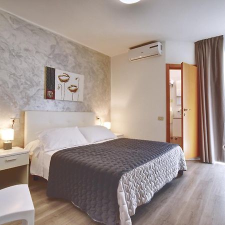 Hotel Augusta Caorle Zewnętrze zdjęcie