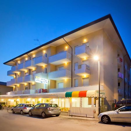 Hotel Augusta Caorle Zewnętrze zdjęcie