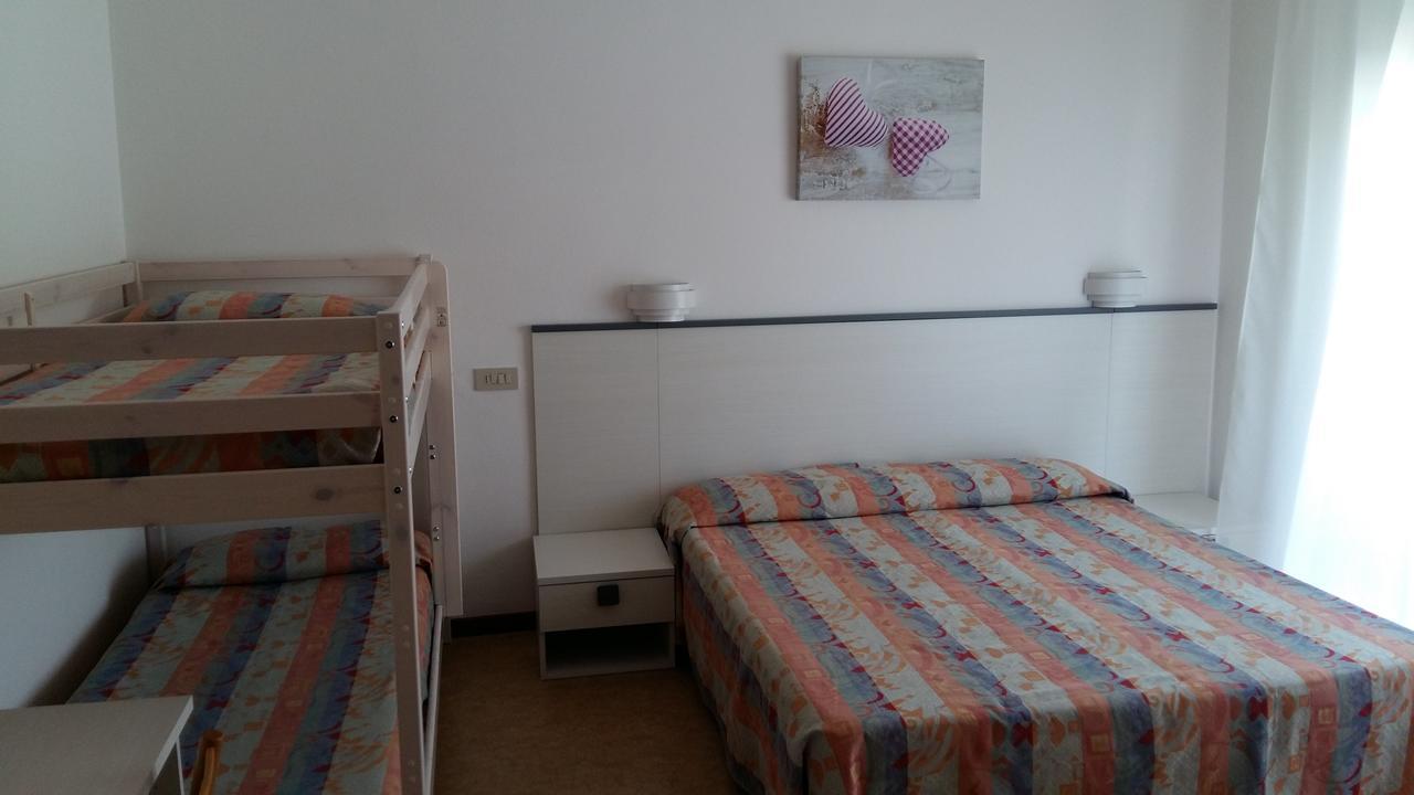 Hotel Augusta Caorle Zewnętrze zdjęcie